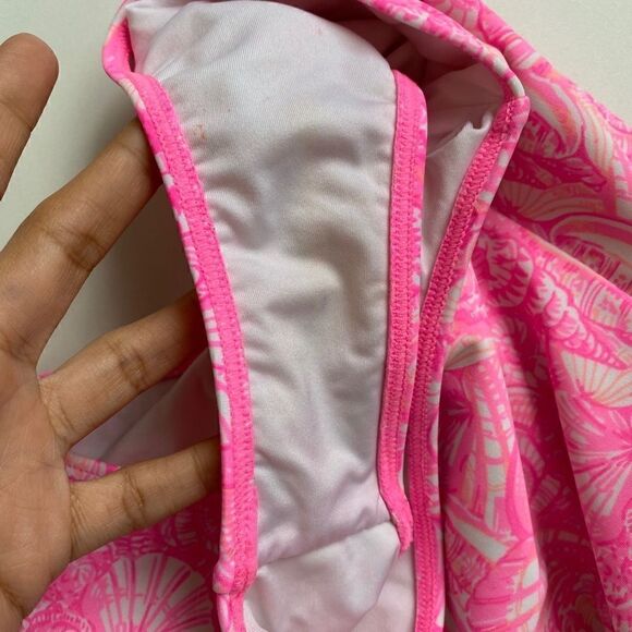 📌3/25 Vineyard Vines Girl Pink Shell Printed One Piece Ruffled Neck Swimsuit - Picture 8 of 10